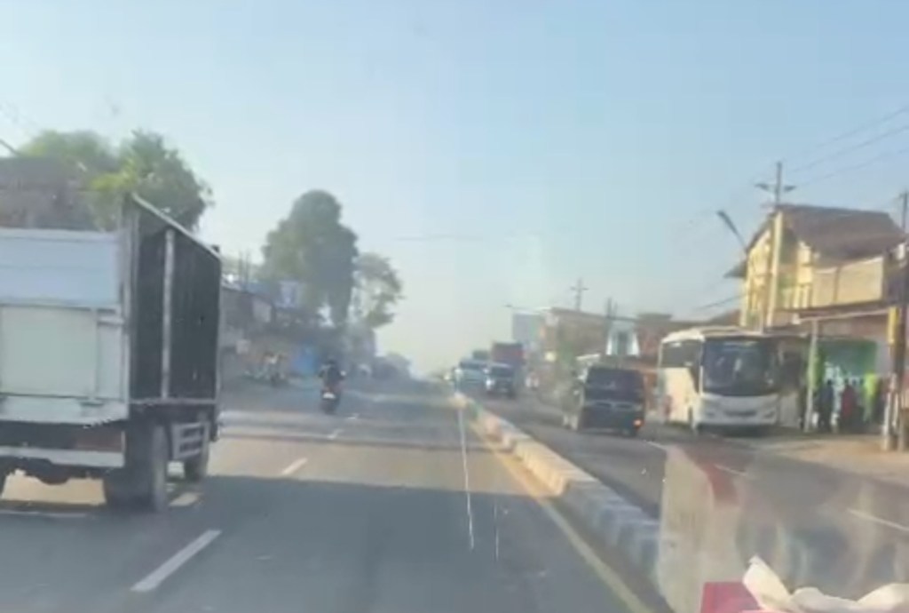 Bus Terguling di Jumoyo, Salam, Magelang : Ditabrak Karena Medadak Putar&nbsp;Balik