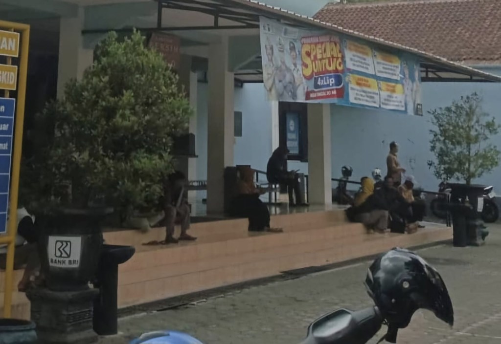 Oknum Samsat Mungkid yang Viral Karena Gadai BPKB&nbsp;Diberhentikan